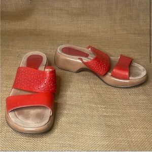 Dansko Women’s Strappy Sandals Size 39